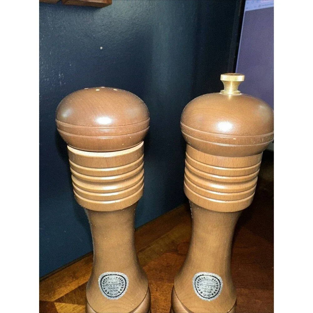 Vintage Nasco Masterpieces in Wood Salt Shaker Pepper Grinder 10
